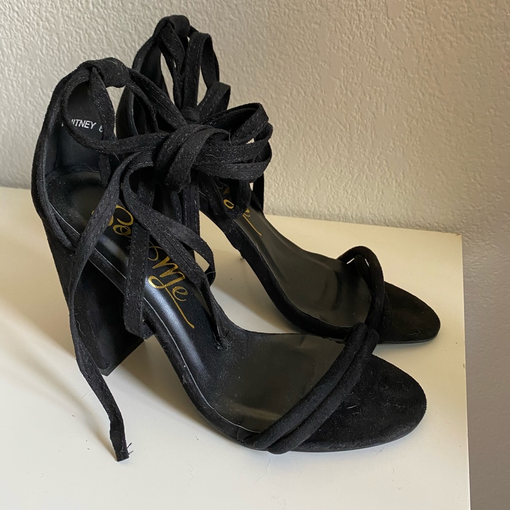 Strappy heel